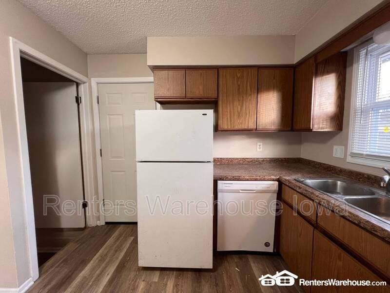 802 Hartford Ave - Photo 6 of 14