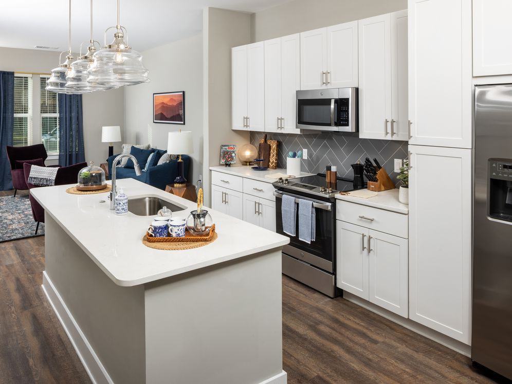 Avalon Highland Creek - Photo 4 of 41