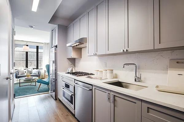 558 Fulton St - Photo 3 of 4