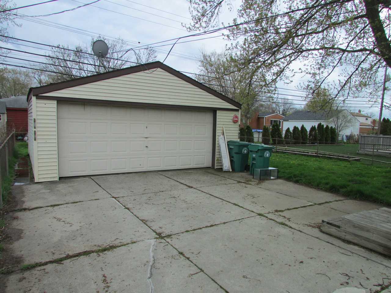 29673 Chester Avenue - Photo 3 of 13
