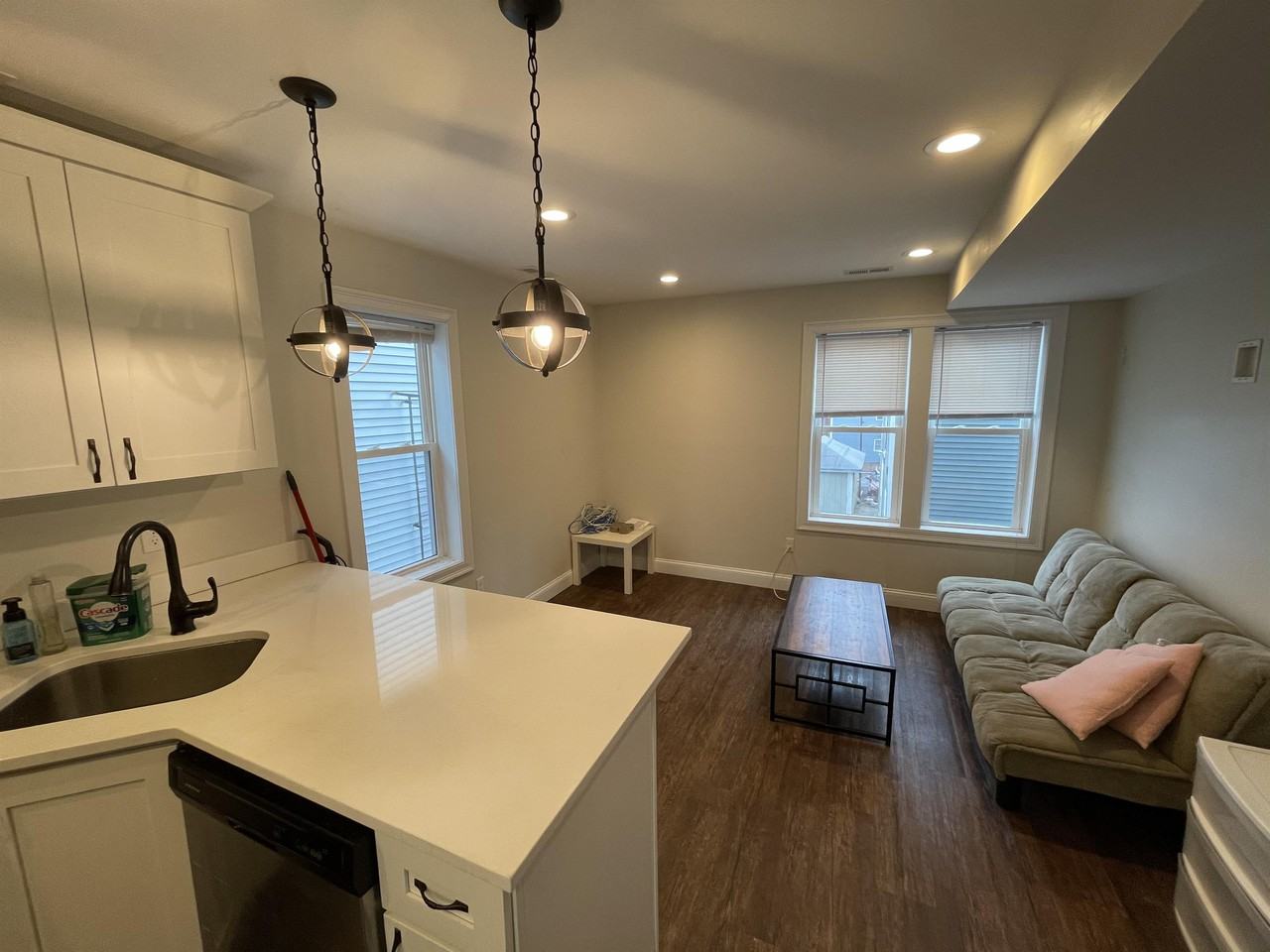 29 29 East Transit - 2 - Photo 2 of 8