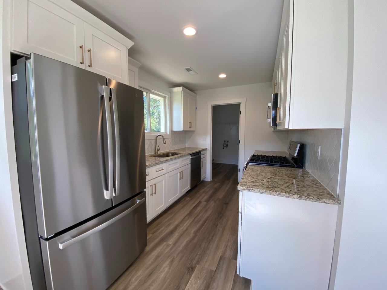 1003 Hadley Rd - Photo 2 of 20