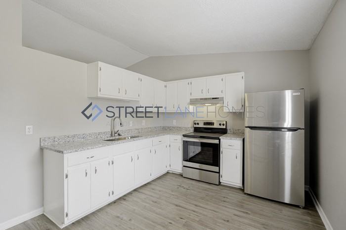 4003 Palmetto Ave - Photo 2 of 16