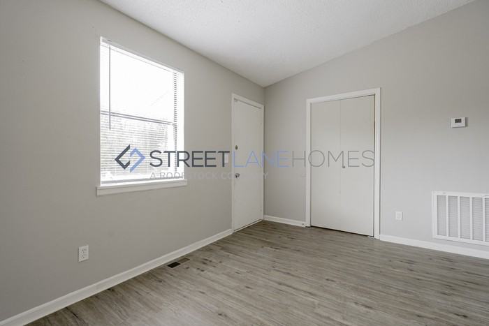 4003 Palmetto Ave - Photo 3 of 16