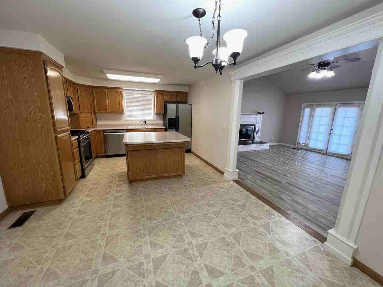 734 Hemlock Ct #1 - Photo 5 of 31