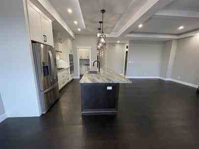 310 Av Blake - Photo 2 of 10