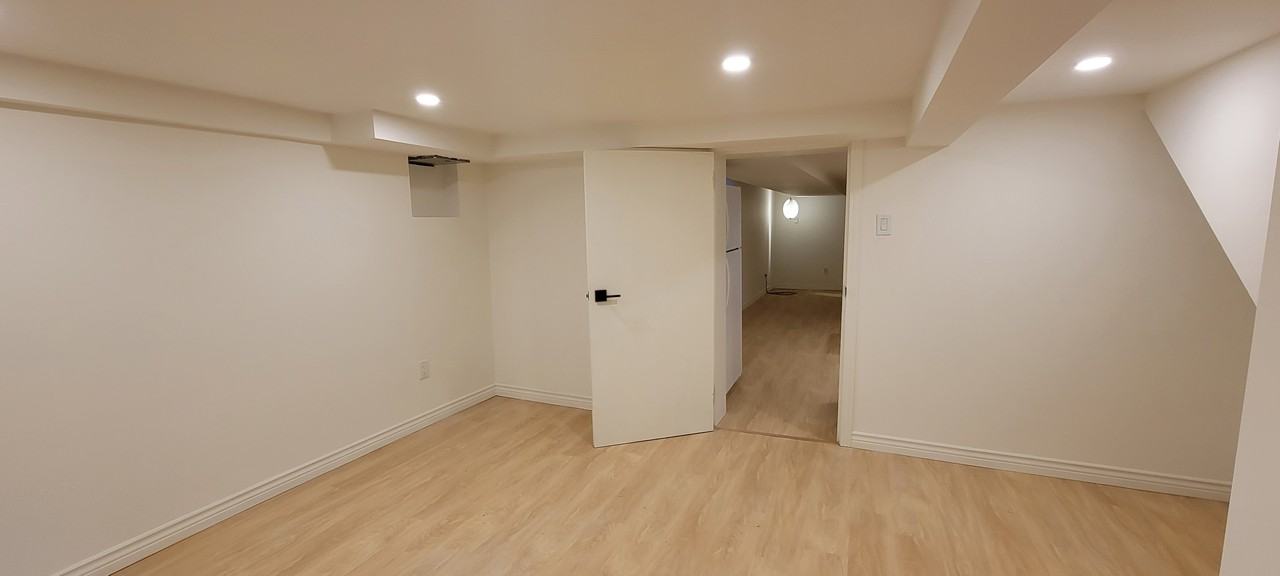 186 Gladstone Avenue #1B - Photo 4 of 13