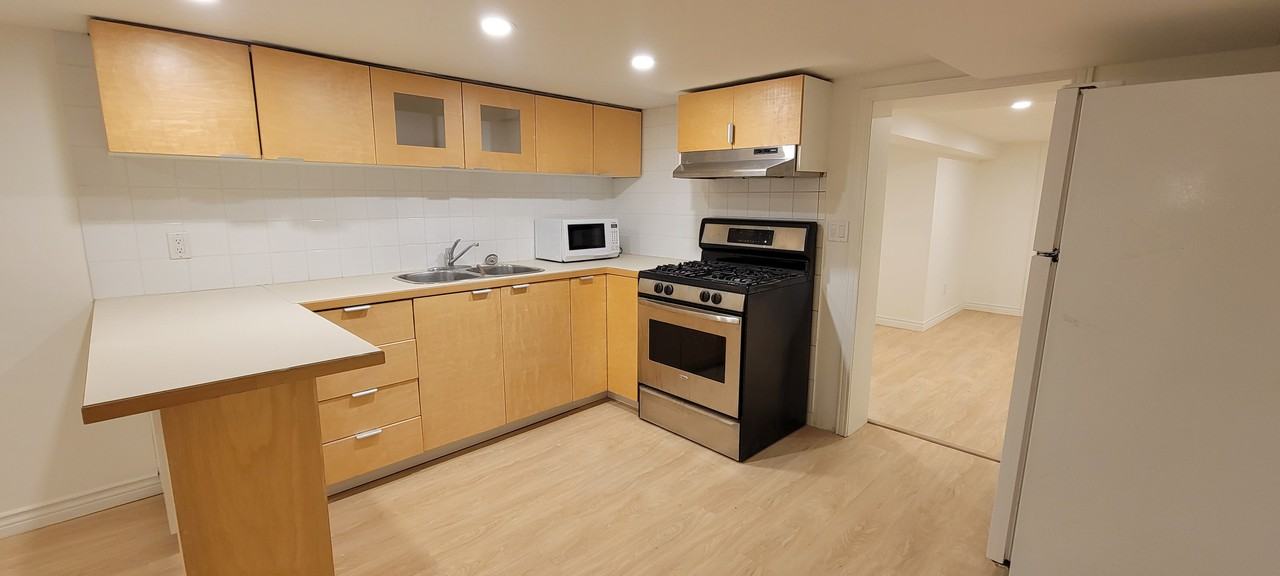 186 Gladstone Avenue #1B - Photo 5 of 13