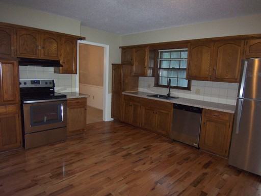 1107 S Clairborne Rd - Photo 2 of 6