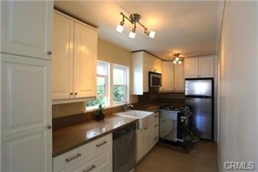 445 Bent St - Photo 2 of 6