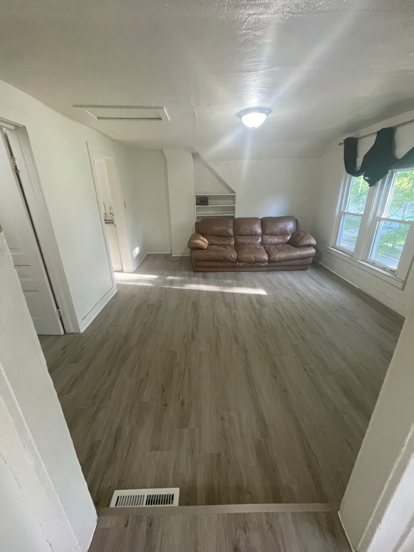 600 18th St - Photo 3 of 10