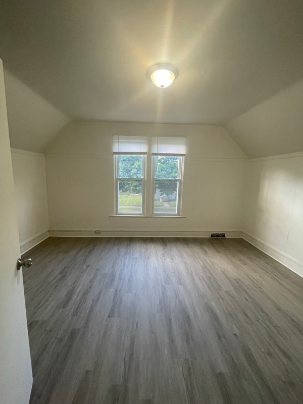 600 18th St - Photo 4 of 10