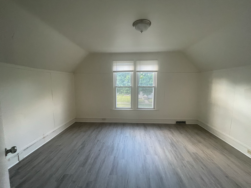 600 18th St - Photo 7 of 10