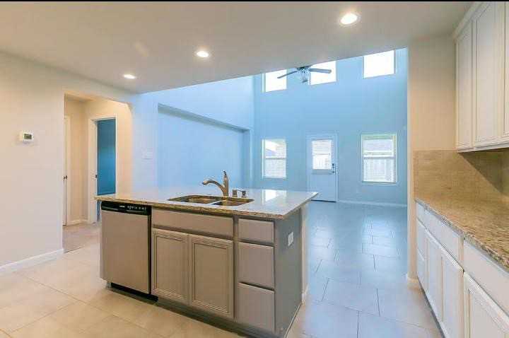 9010 Downing St - Photo 3 of 12