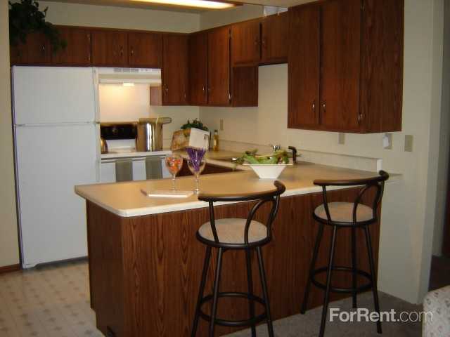 South Towne Village Apartments - Photo 3 of 8