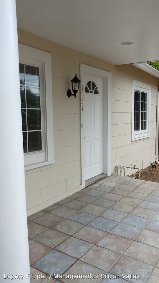 1051 Boranda Ave - Photo 3 of 50