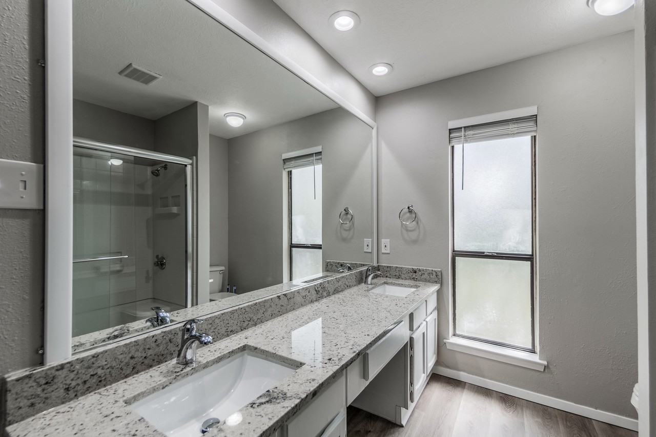 Redbrook Dr - Photo 3 of 18