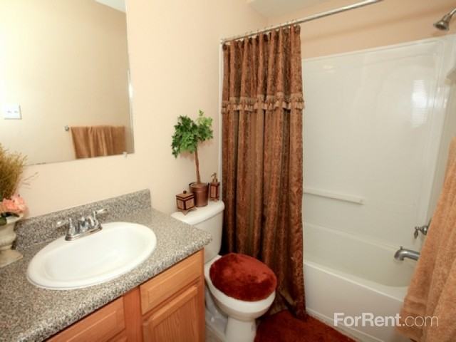 Huntington Park Apts - Photo 2 of 18