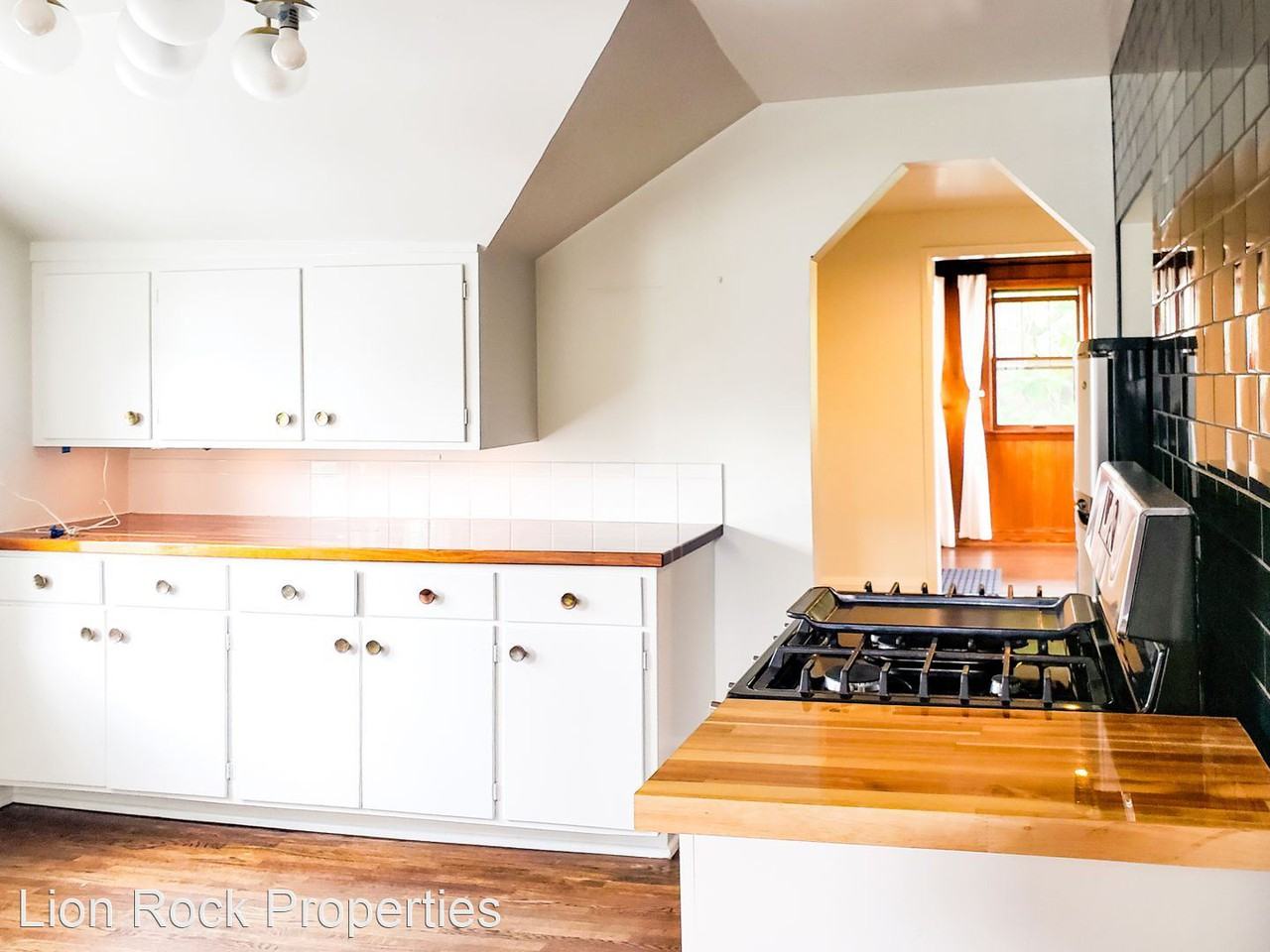 2107 Grand St. NE - Photo 2 of 16