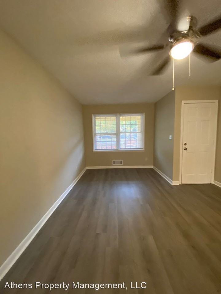 140 Jockey Club Dr - Photo 2 of 10