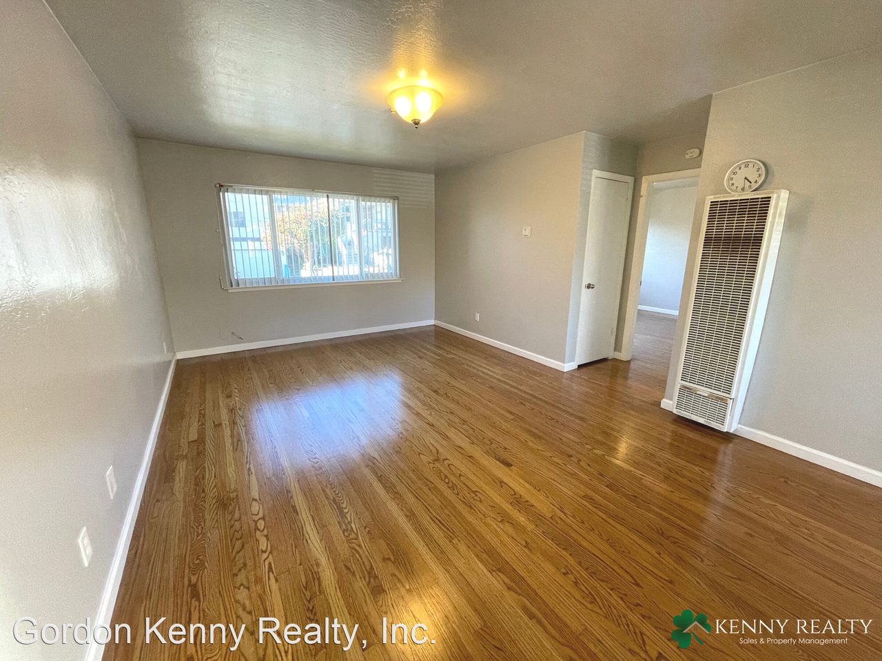 318 Chapman Ave - Photo 2 of 14