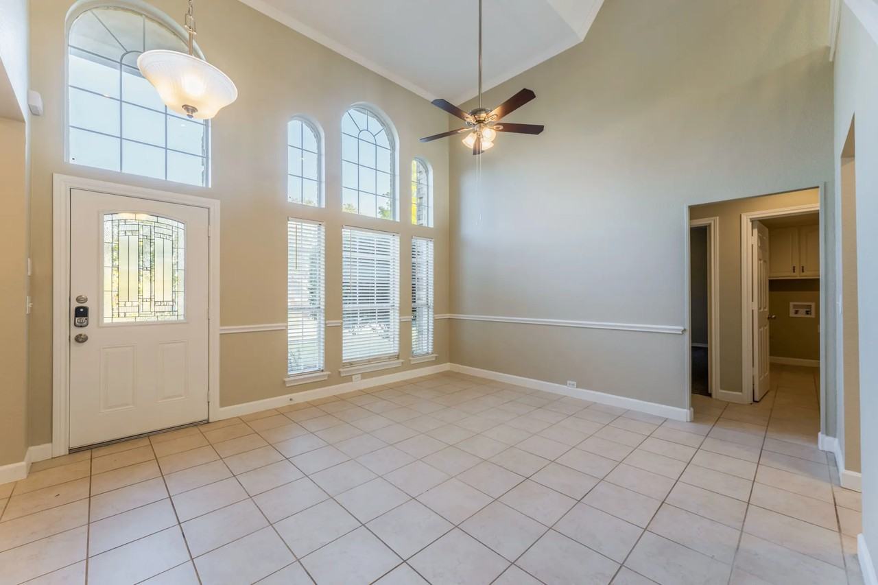 2676 Poinsettia Dr - Photo 2 of 37