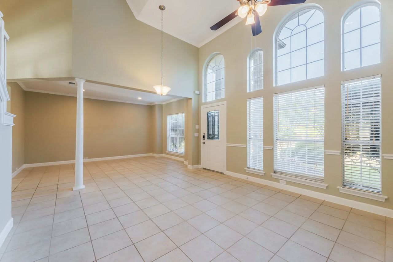 2676 Poinsettia Dr - Photo 3 of 37