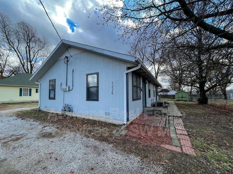 1224 W Calhoun St #A - Photo 2 of 8