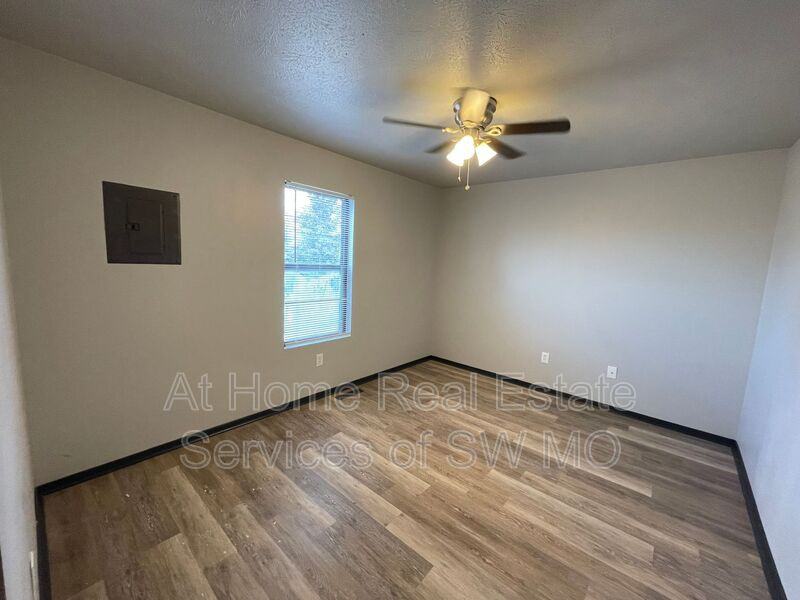 1224 W Calhoun St #A - Photo 5 of 8