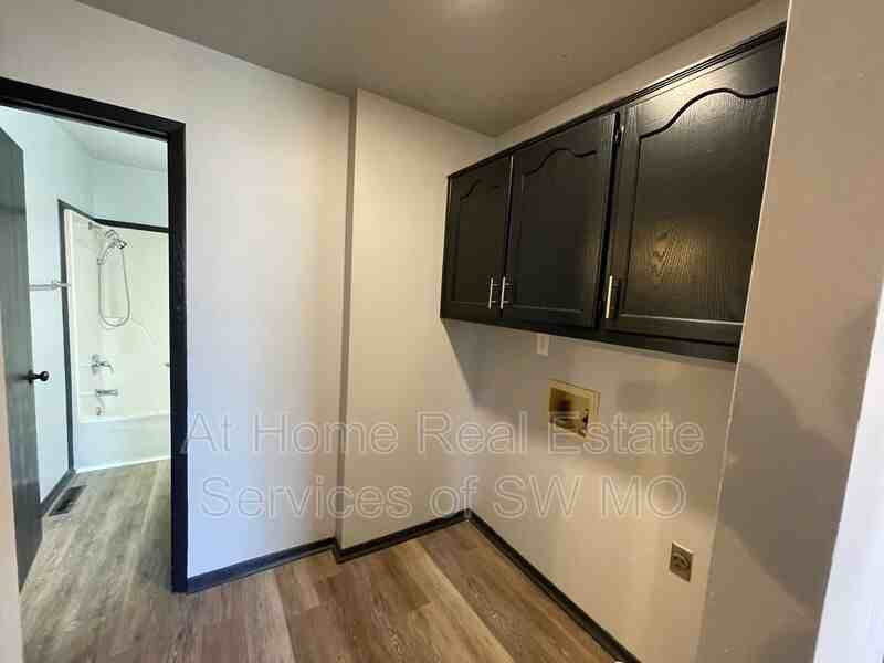 1224 W Calhoun St #A - Photo 6 of 8