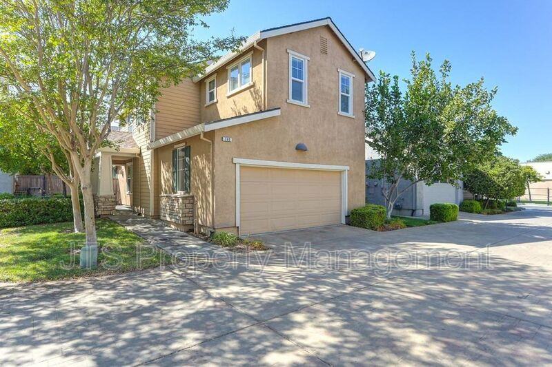 280 Soaring Hawk Ln - Photo 2 of 26