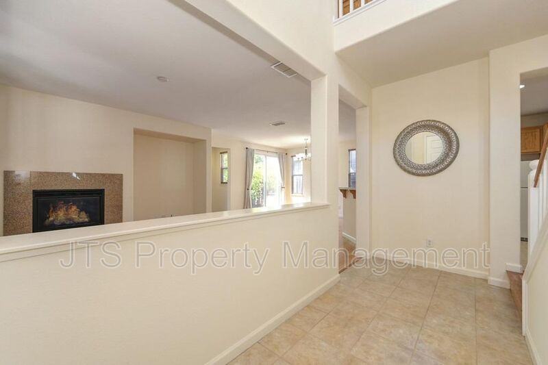 280 Soaring Hawk Ln - Photo 3 of 26