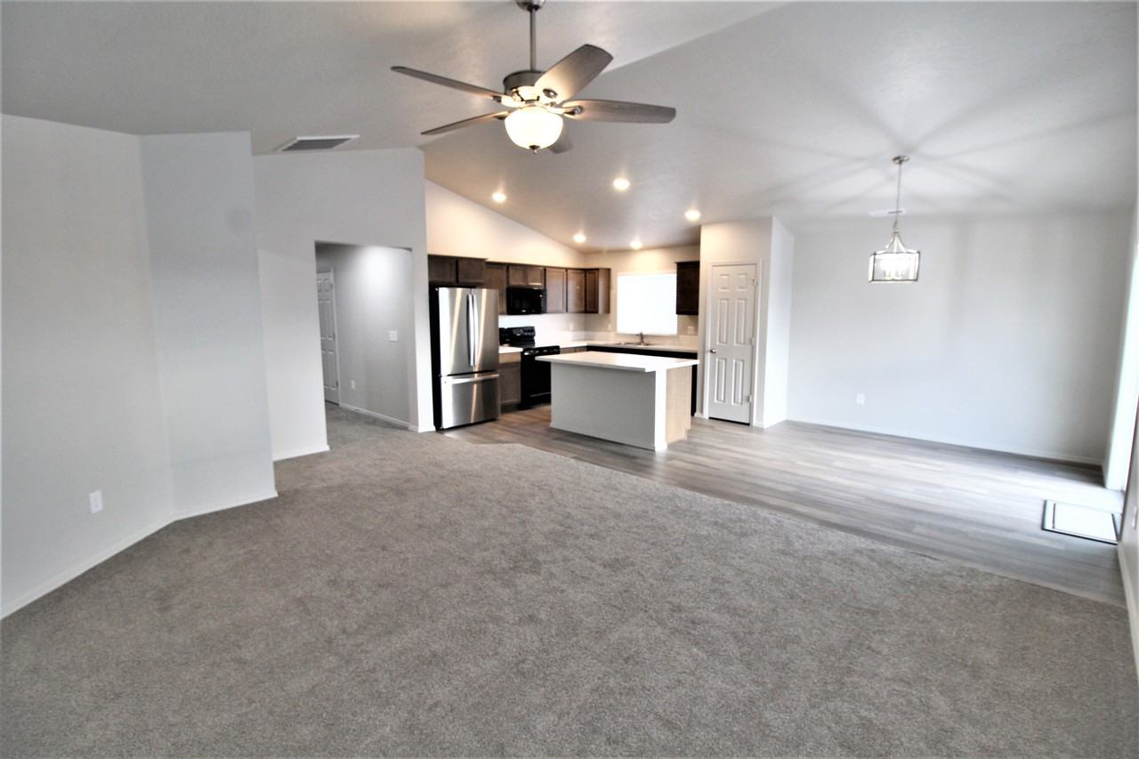 19571 Newhall Pl - Photo 4 of 25