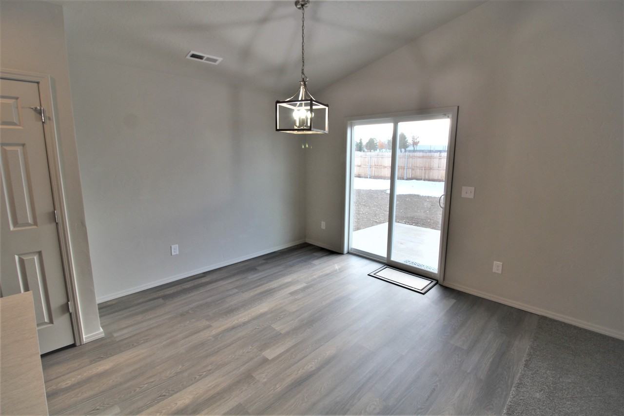 19571 Newhall Pl - Photo 7 of 25