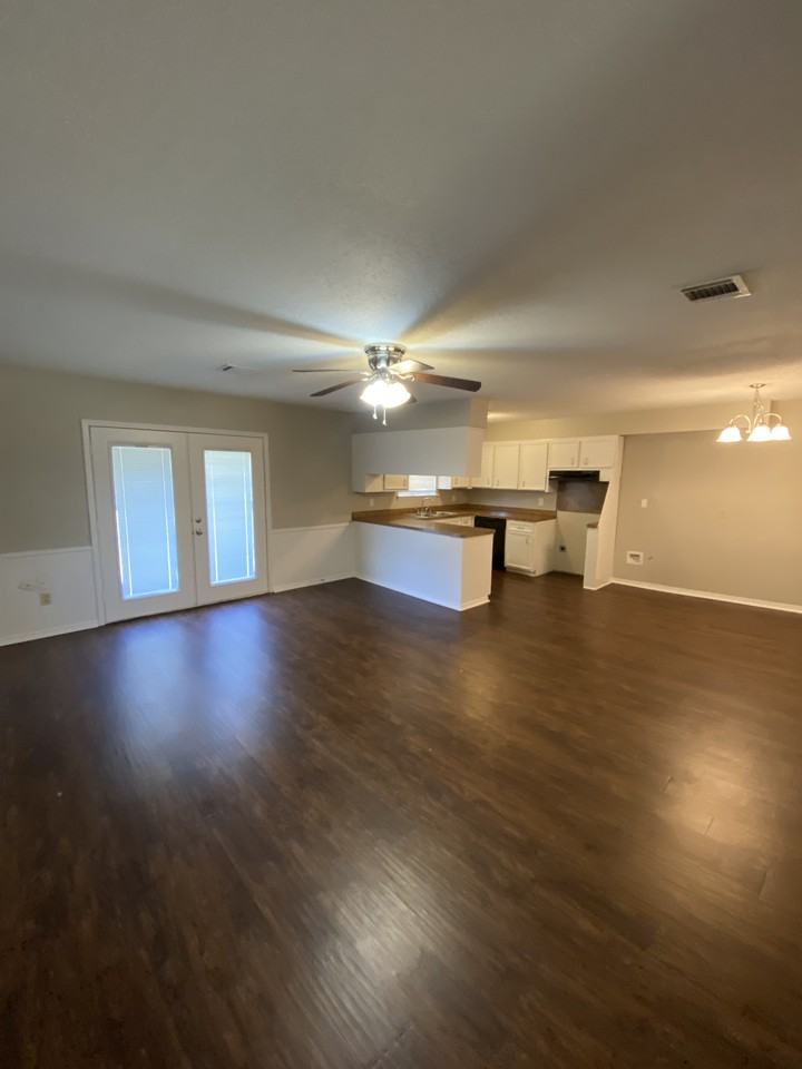 3413 Vickie Dr - Photo 2 of 13