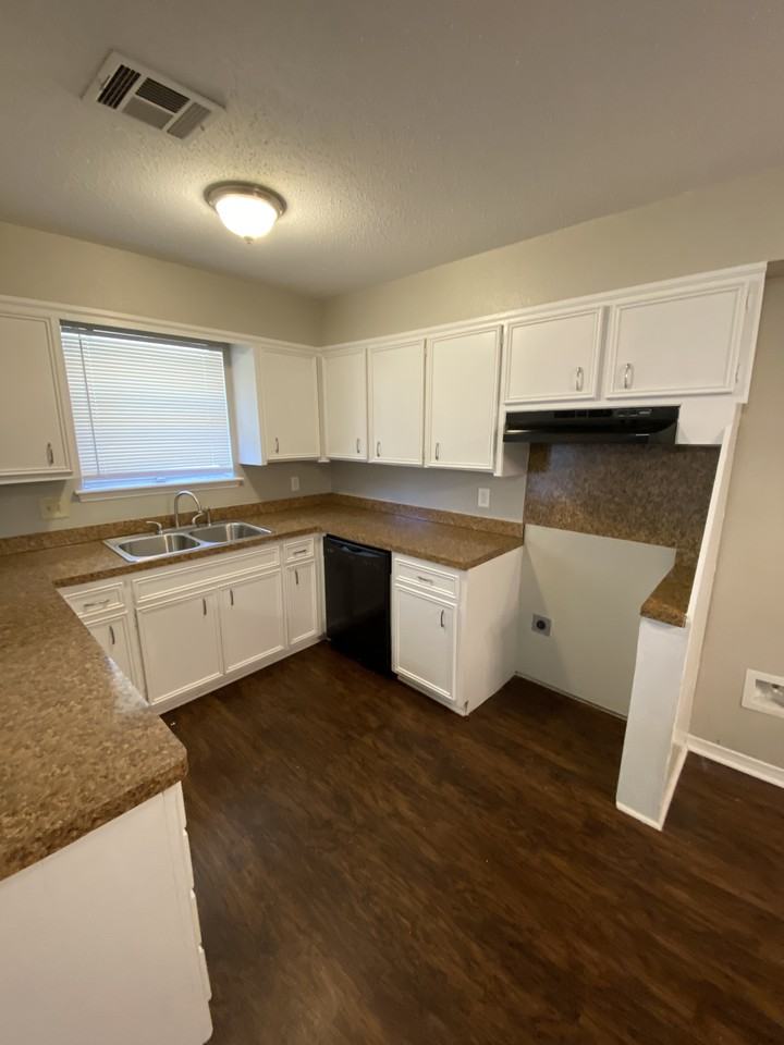 3413 Vickie Dr - Photo 4 of 13