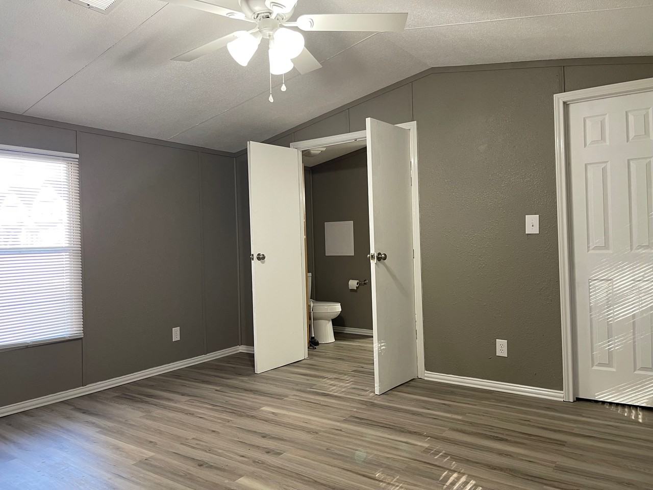 122 Summit Ridge Dr - Photo 2 of 25