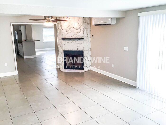 250 176th Ave E - Photo 3 of 17