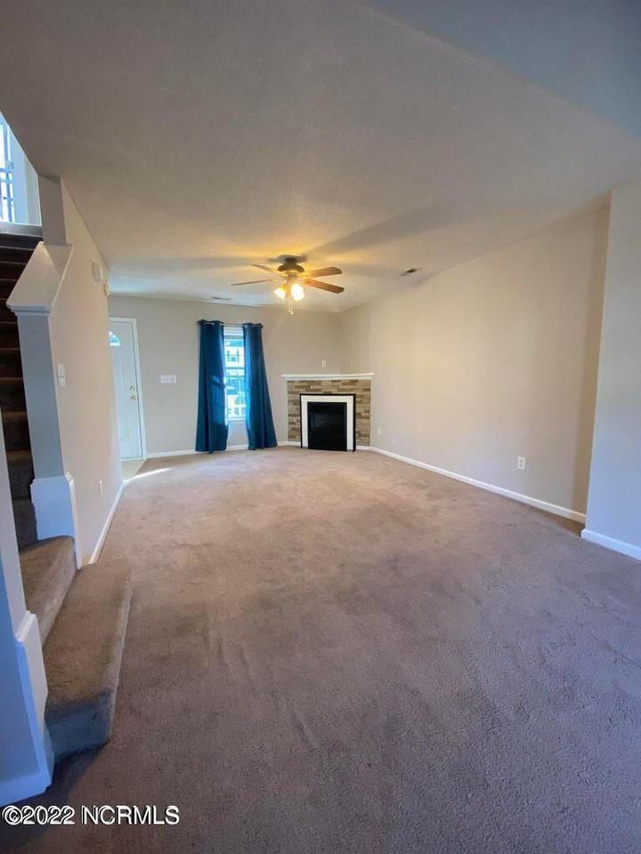 321 Winners Circle South - Photo 3 of 7