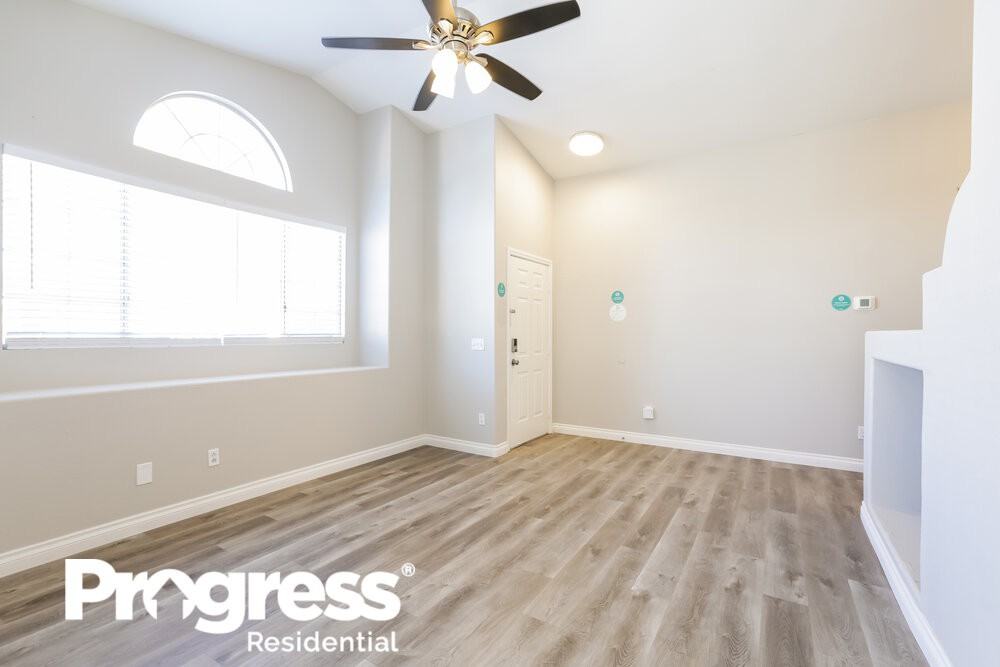 1613 Cathedral Peak Ct - Photo 3 of 16