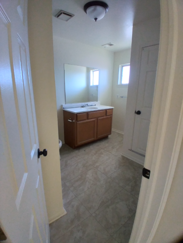 1868 N Main St - Photo 3 of 8