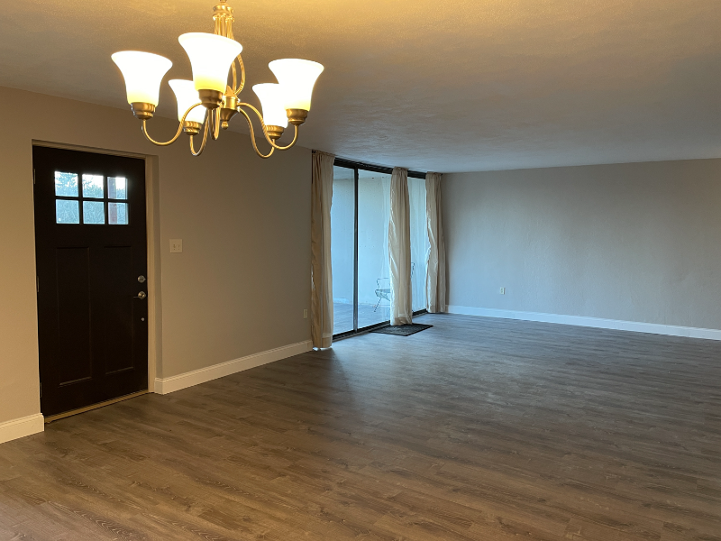 1422 Forest Ln - Photo 3 of 16