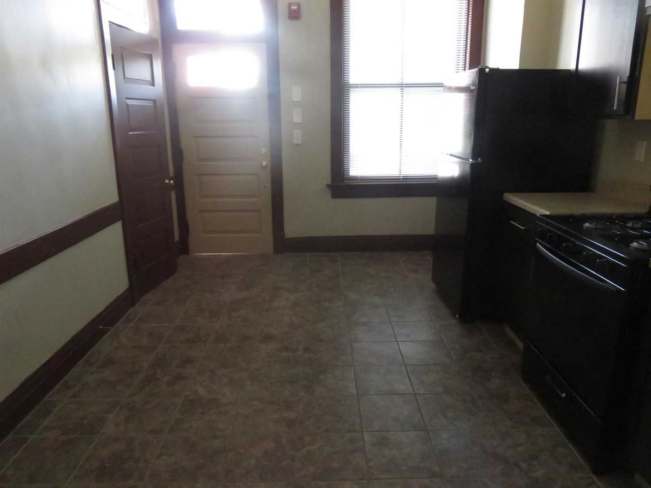 604 W 3rd St #4B - Photo 2 of 6