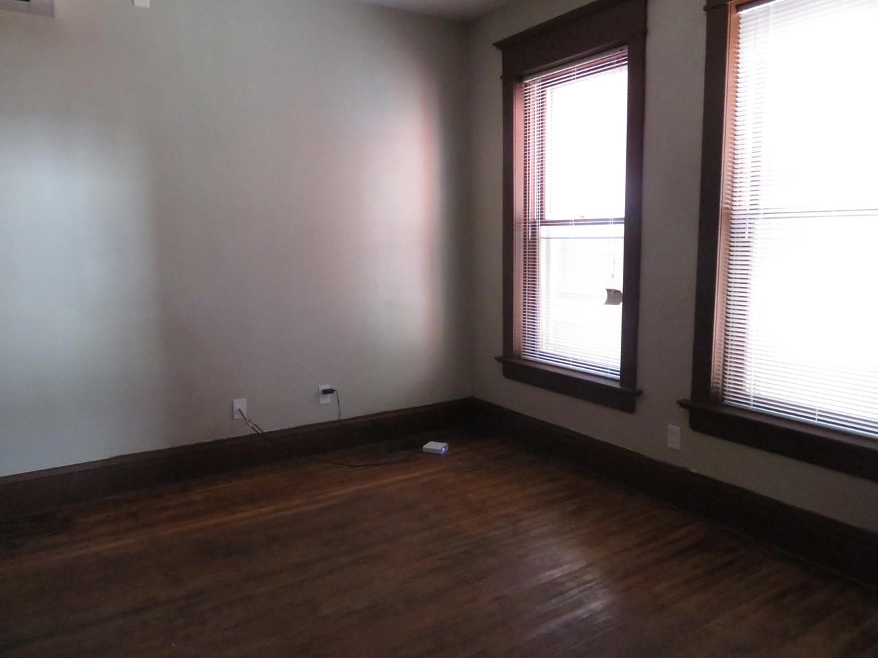 604 W 3rd St #4B - Photo 3 of 6