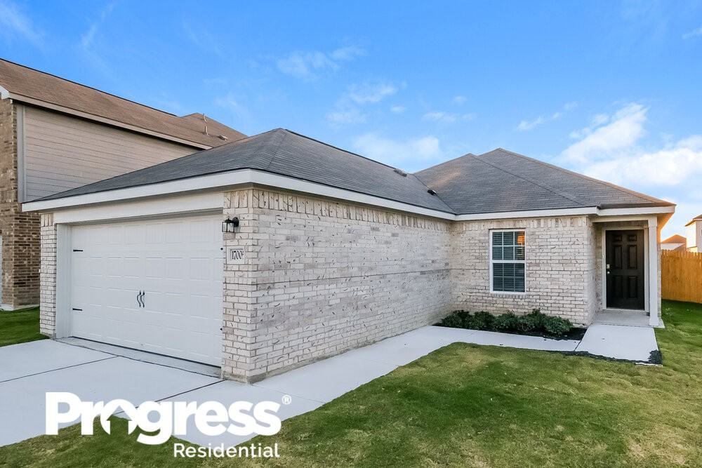 17005 Dusty Boots Ln - Photo 3 of 21