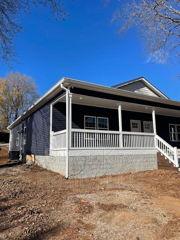 402 Ingleside Ave - Photo 3 of 20