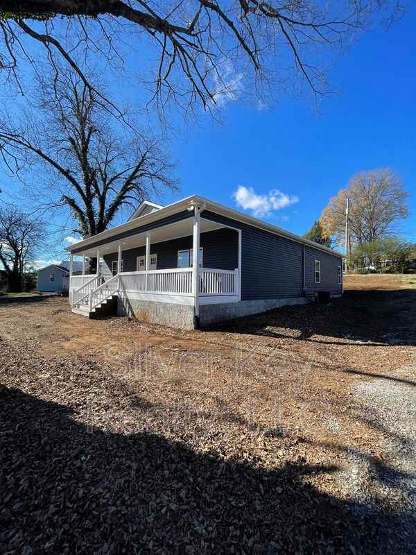 402 Ingleside Ave - Photo 4 of 20
