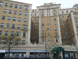 featured image of 1936 N Clark St