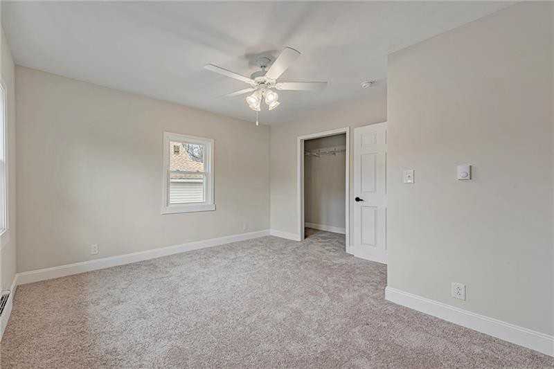 5992 Penn St - Photo 2 of 13