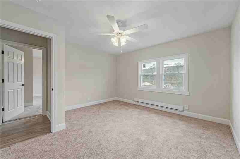 5992 Penn St - Photo 3 of 13